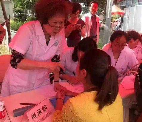 这个京城四大名医之后 50年只作念了“一件事”？