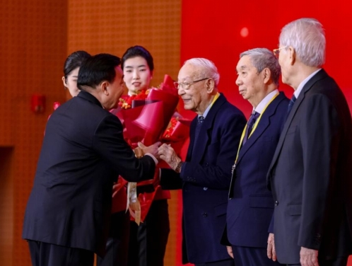 “生命之尊”孙载明：一辈子都在研究中药